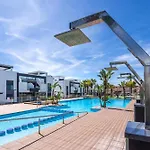 Oasis Vii Thaini With Roofterrace トレビエハ